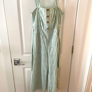 Nasty gal white and green linen jumpsuit. Size US 6. Gently worn.